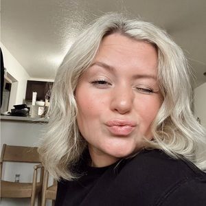 Meet your Posher, Liz